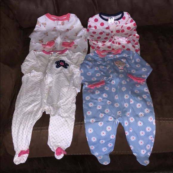 Gerber Other - 4 Brand new zipper sleepers 0-3 months baby girl